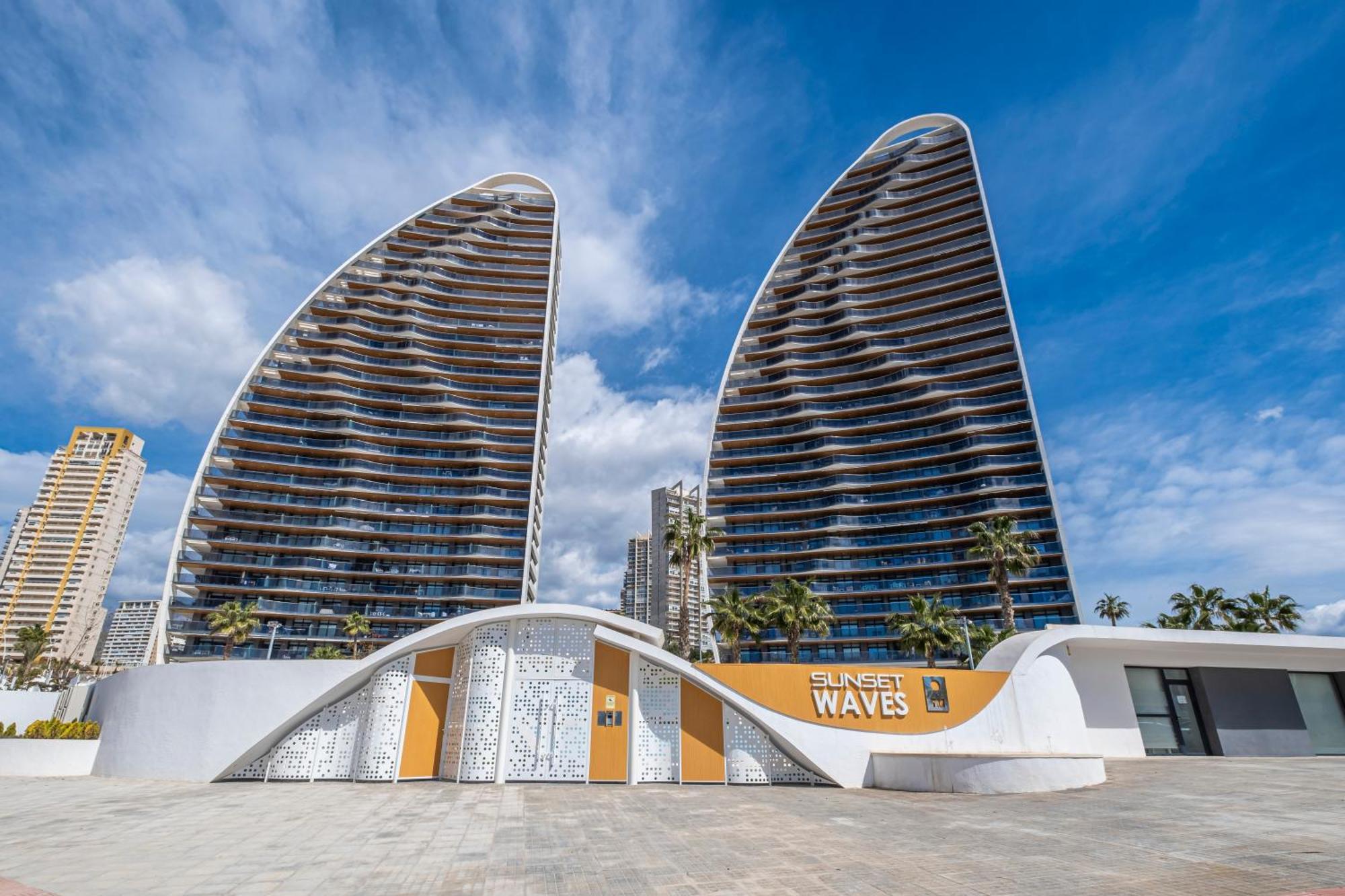 בנידורם Sunset Waves 18-35 Poniente Beach Resort מראה חיצוני תמונה